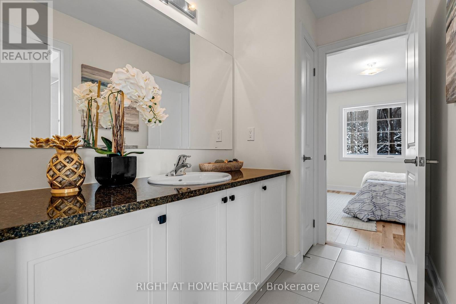 












13 EAST VISTA TERRACE

,
Quinte West (Murray Ward),




Ontario
K0K1L0

