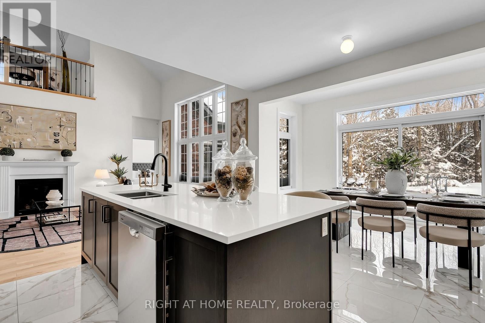 












13 EAST VISTA TERRACE

,
Quinte West (Murray Ward),




Ontario
K0K1L0

