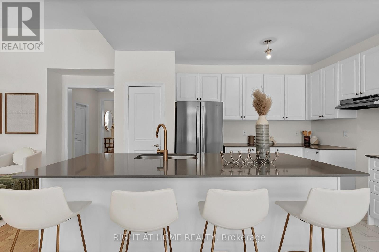 












53 WELLERS WAY

,
Quinte West (Murray Ward),




Ontario
K0K1L0

