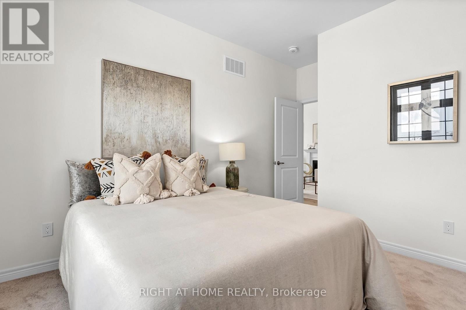 












53 WELLERS WAY

,
Quinte West (Murray Ward),




Ontario
K0K1L0

