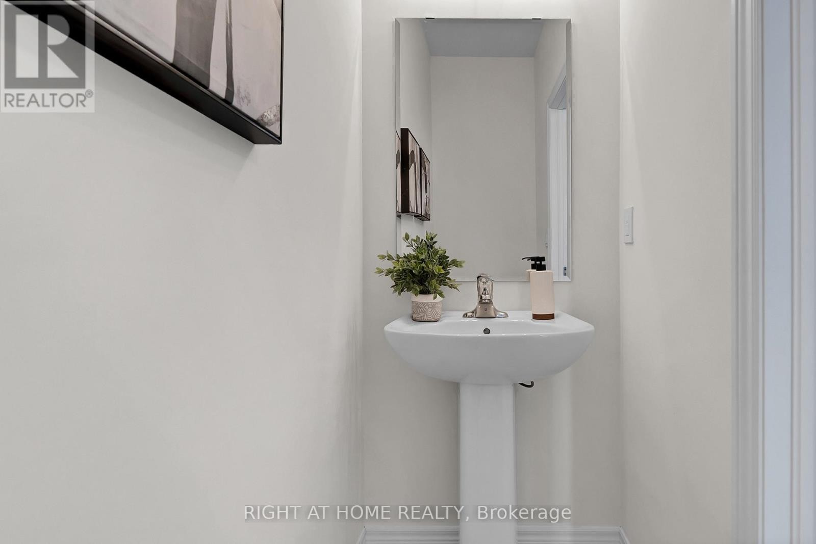 












53 WELLERS WAY

,
Quinte West (Murray Ward),




Ontario
K0K1L0

