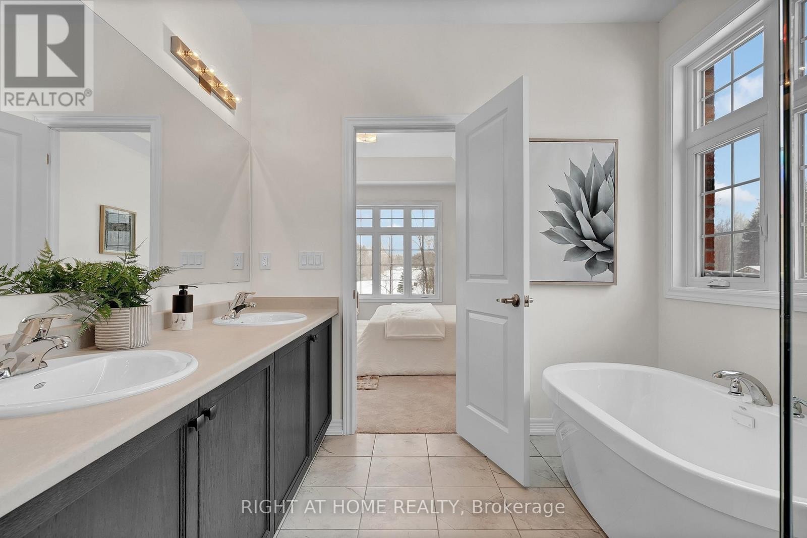 












53 WELLERS WAY

,
Quinte West (Murray Ward),




Ontario
K0K1L0

