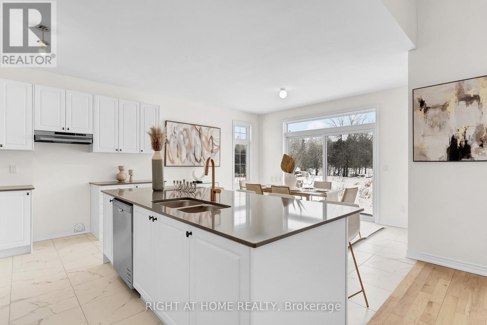 












53 WELLERS WAY

,
Quinte West (Murray Ward),




Ontario
K0K1L0

