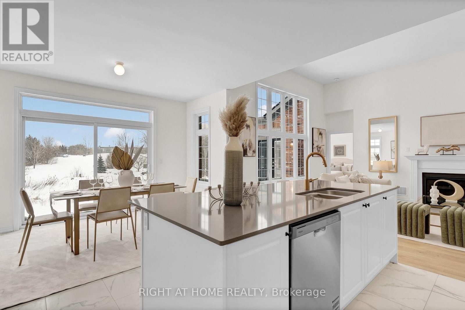 












53 WELLERS WAY

,
Quinte West (Murray Ward),




Ontario
K0K1L0

