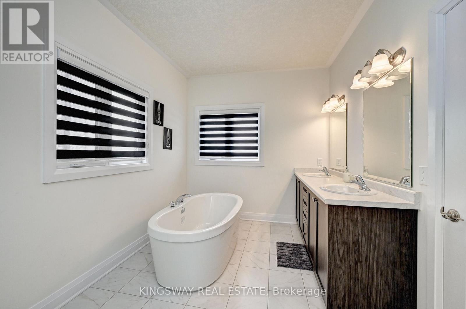 












520 NATHALIE CRESCENT

,
Kitchener,




Ontario
N2E0C9

