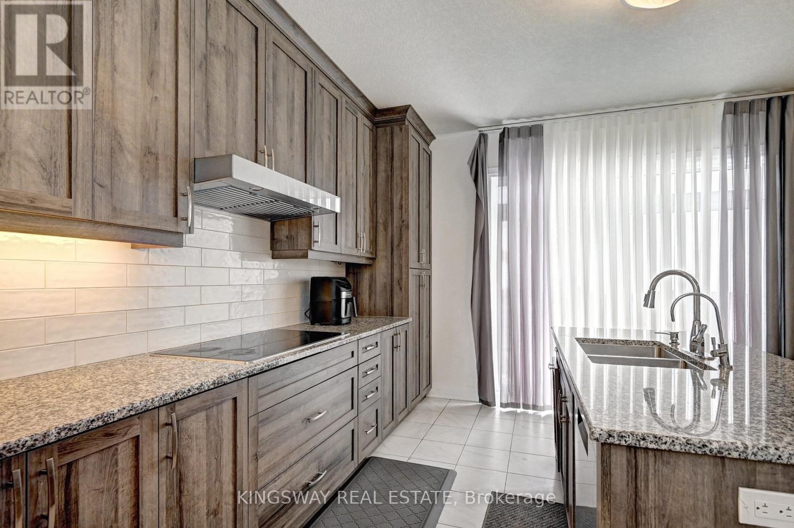 












520 NATHALIE CRESCENT

,
Kitchener,




Ontario
N2E0C9

