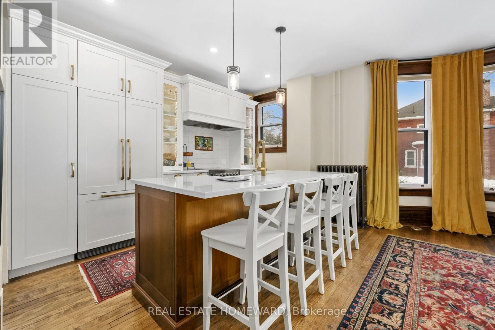 












96 JAMES STREET W

,
Cobourg,




Ontario
K9A2K2

