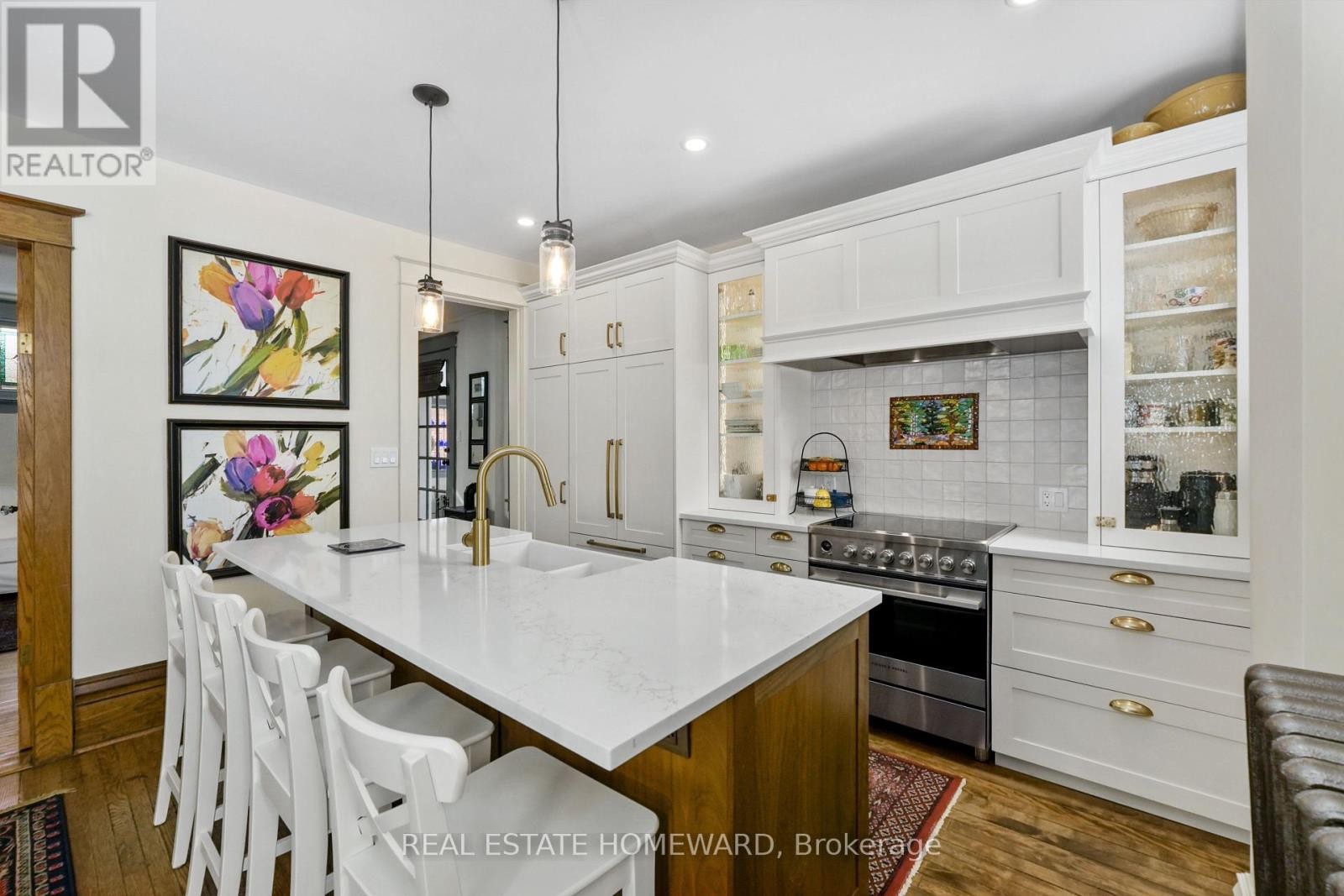 












96 JAMES STREET W

,
Cobourg,




Ontario
K9A2K2

