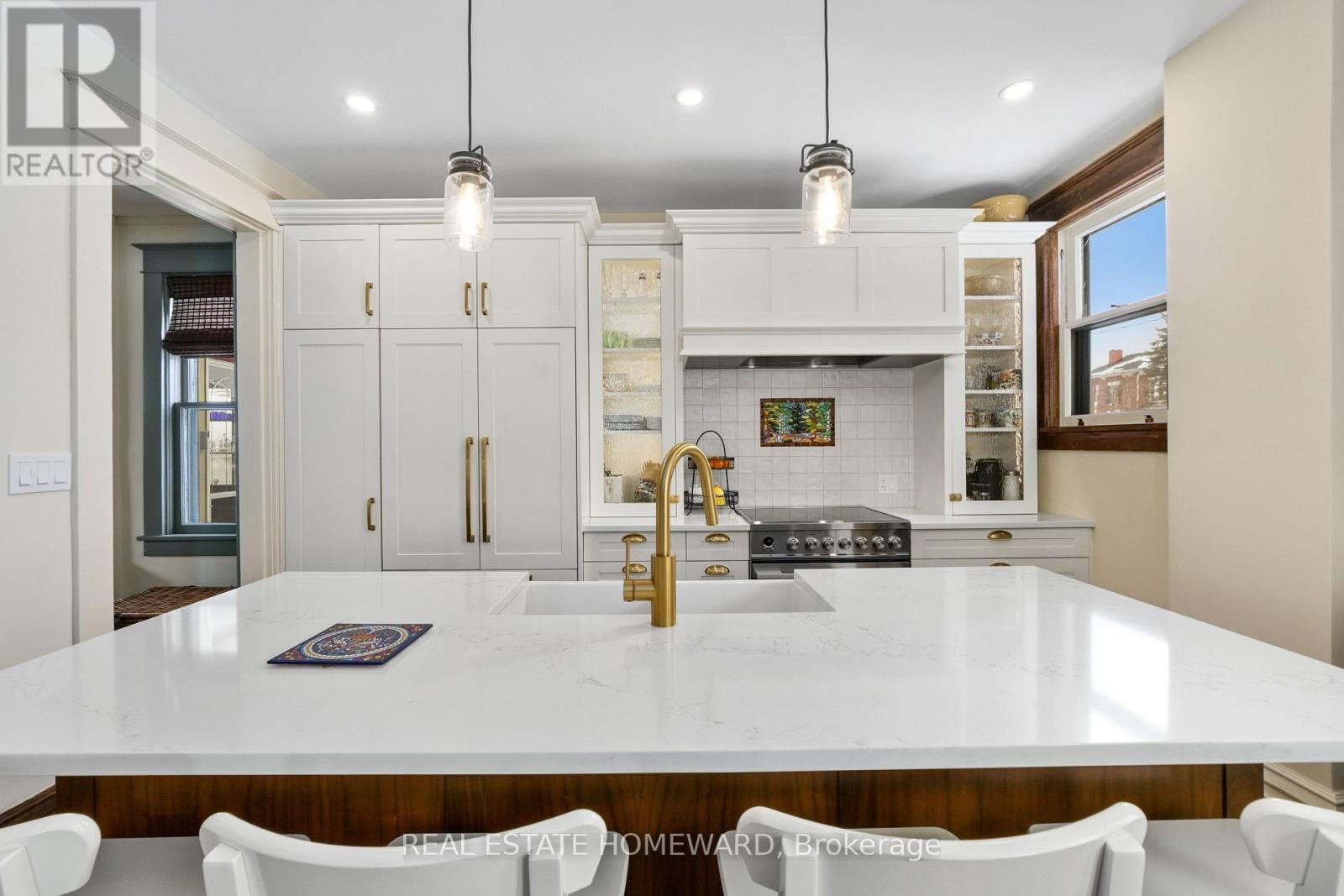 












96 JAMES STREET W

,
Cobourg,




Ontario
K9A2K2

