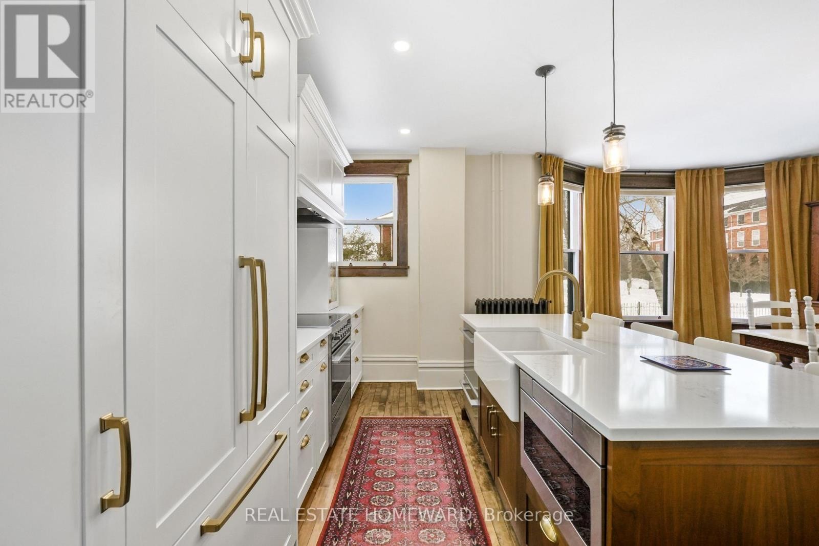 












96 JAMES STREET W

,
Cobourg,




Ontario
K9A2K2

