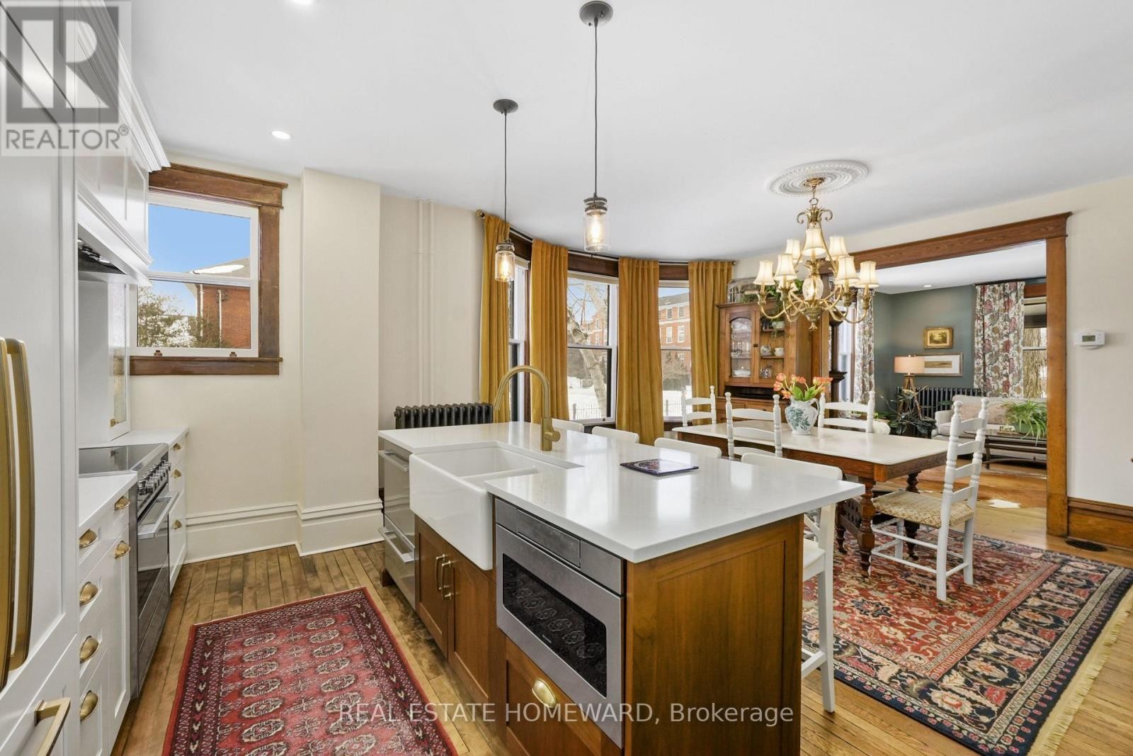 












96 JAMES STREET W

,
Cobourg,




Ontario
K9A2K2

