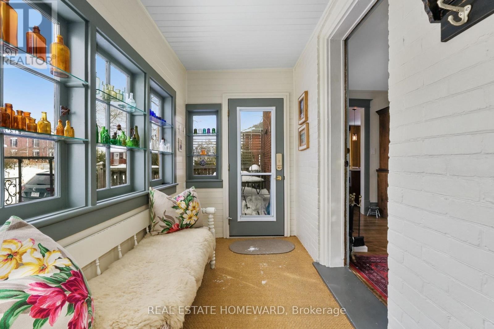 












96 JAMES STREET W

,
Cobourg,




Ontario
K9A2K2

