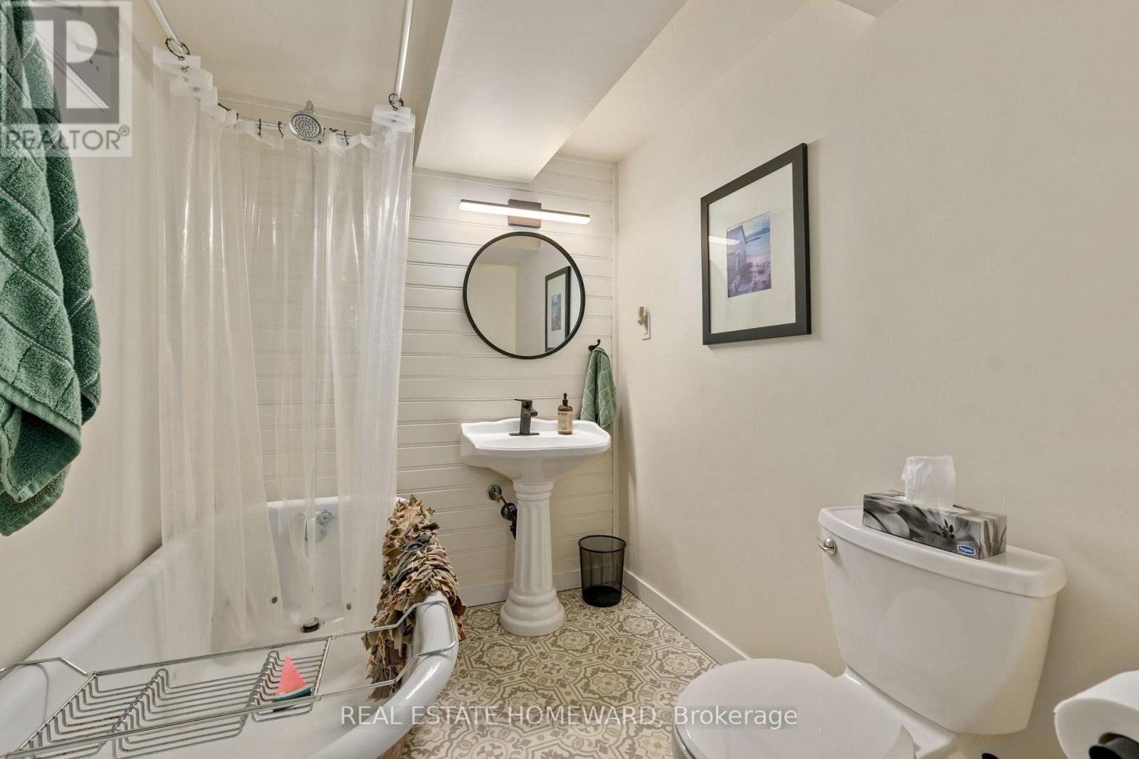 












96 JAMES STREET W

,
Cobourg,




Ontario
K9A2K2

