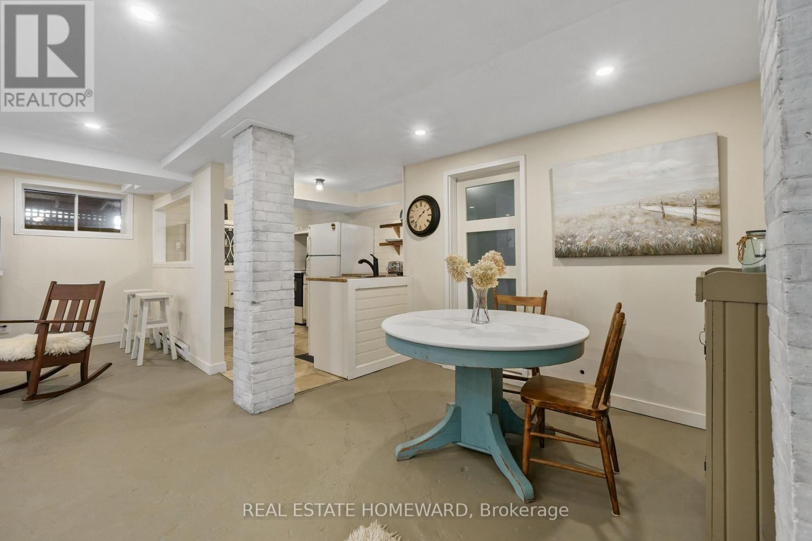 












96 JAMES STREET W

,
Cobourg,




Ontario
K9A2K2

