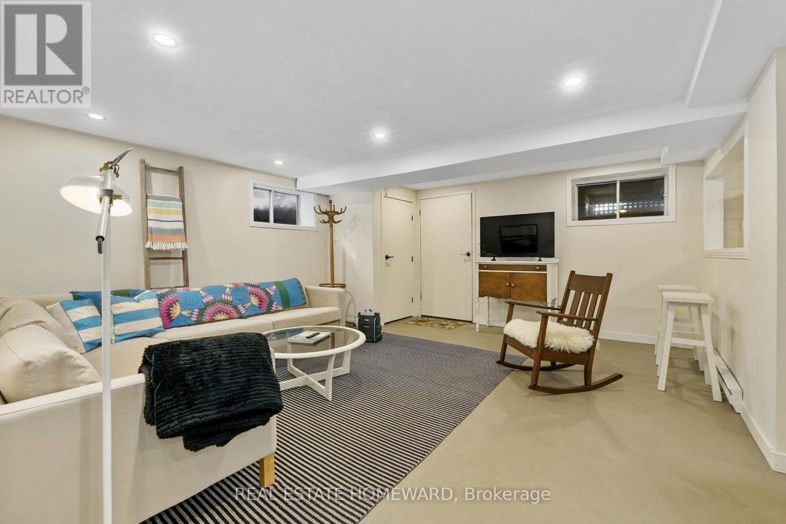 












96 JAMES STREET W

,
Cobourg,




Ontario
K9A2K2

