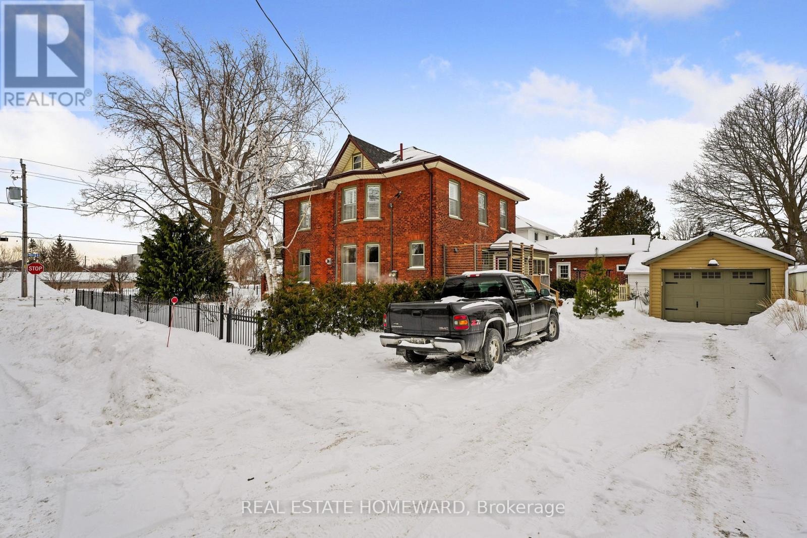 












96 JAMES STREET W

,
Cobourg,




Ontario
K9A2K2

