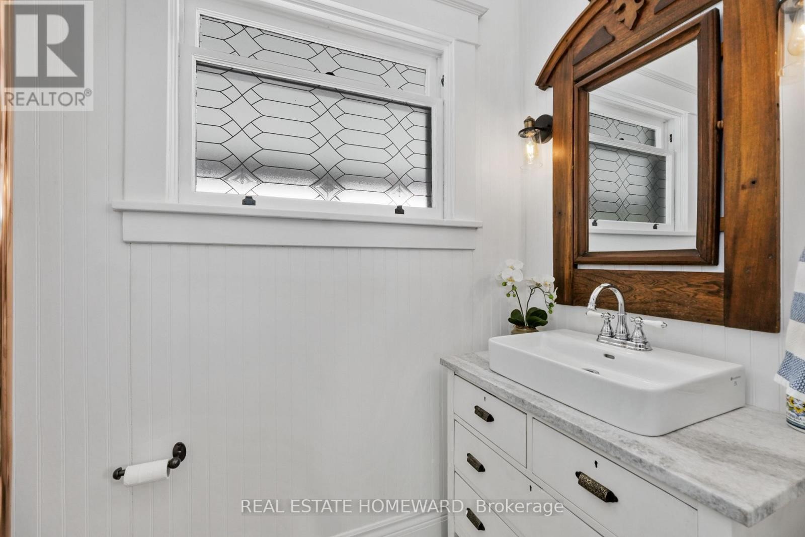 












96 JAMES STREET W

,
Cobourg,




Ontario
K9A2K2

