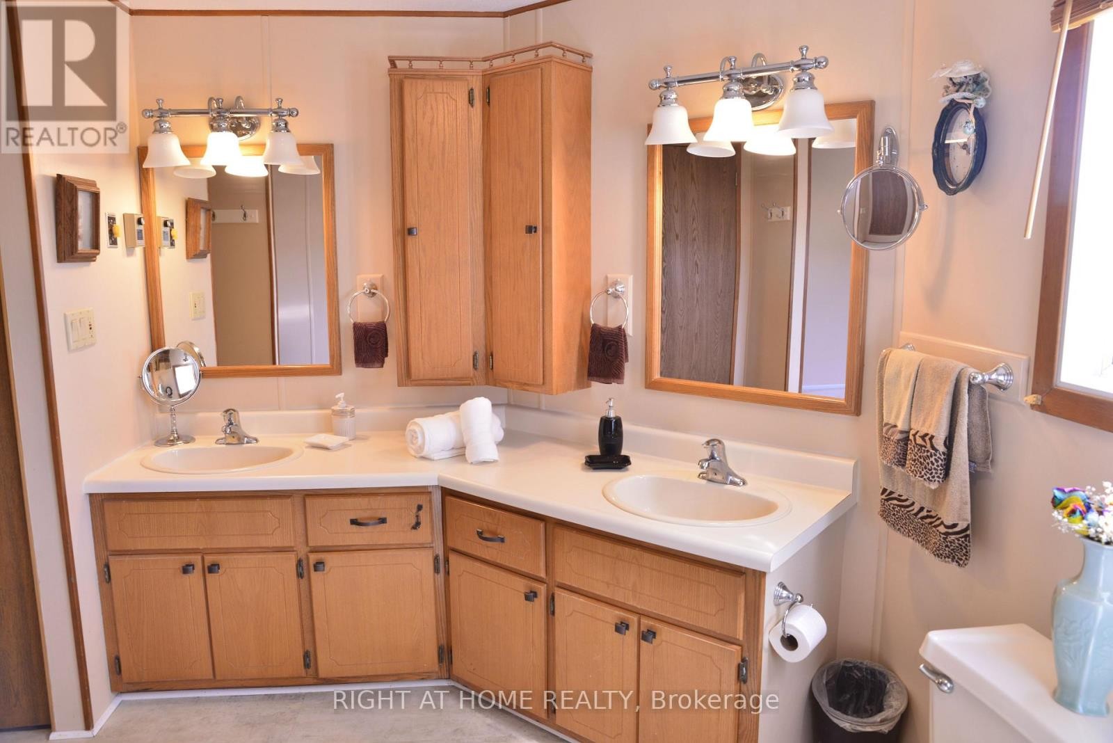 












8 - 3033 TOWNLINE ROAD

,
Fort Erie (Black Creek),




Ontario
L0S1S1

