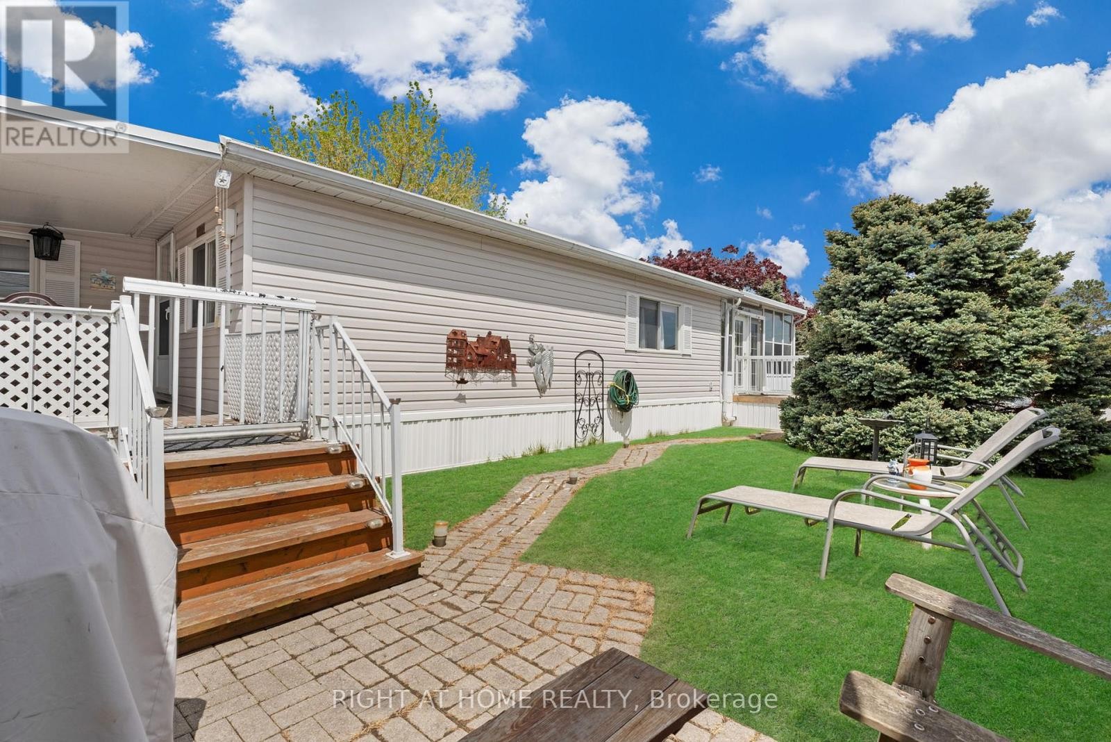 












8 - 3033 TOWNLINE ROAD

,
Fort Erie (Black Creek),




Ontario
L0S1S1

