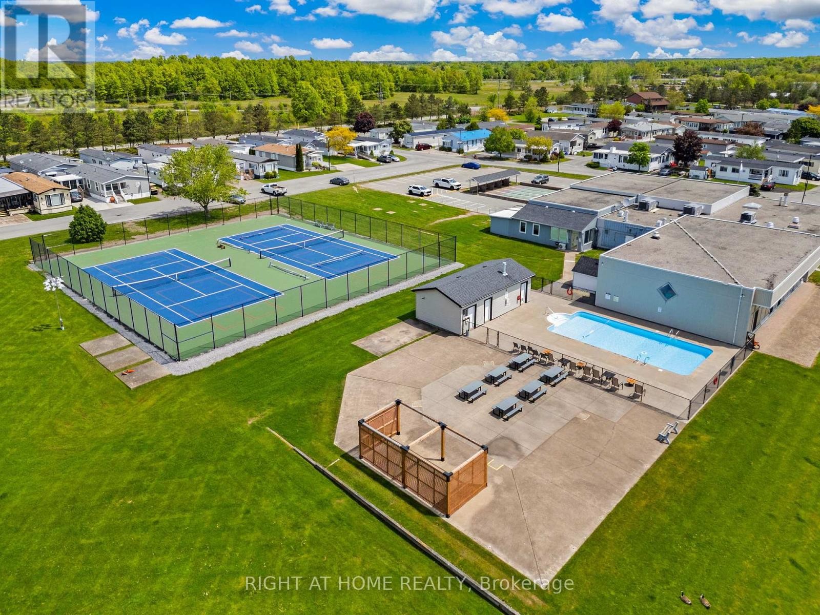 












8 - 3033 TOWNLINE ROAD

,
Fort Erie (Black Creek),




Ontario
L0S1S1

