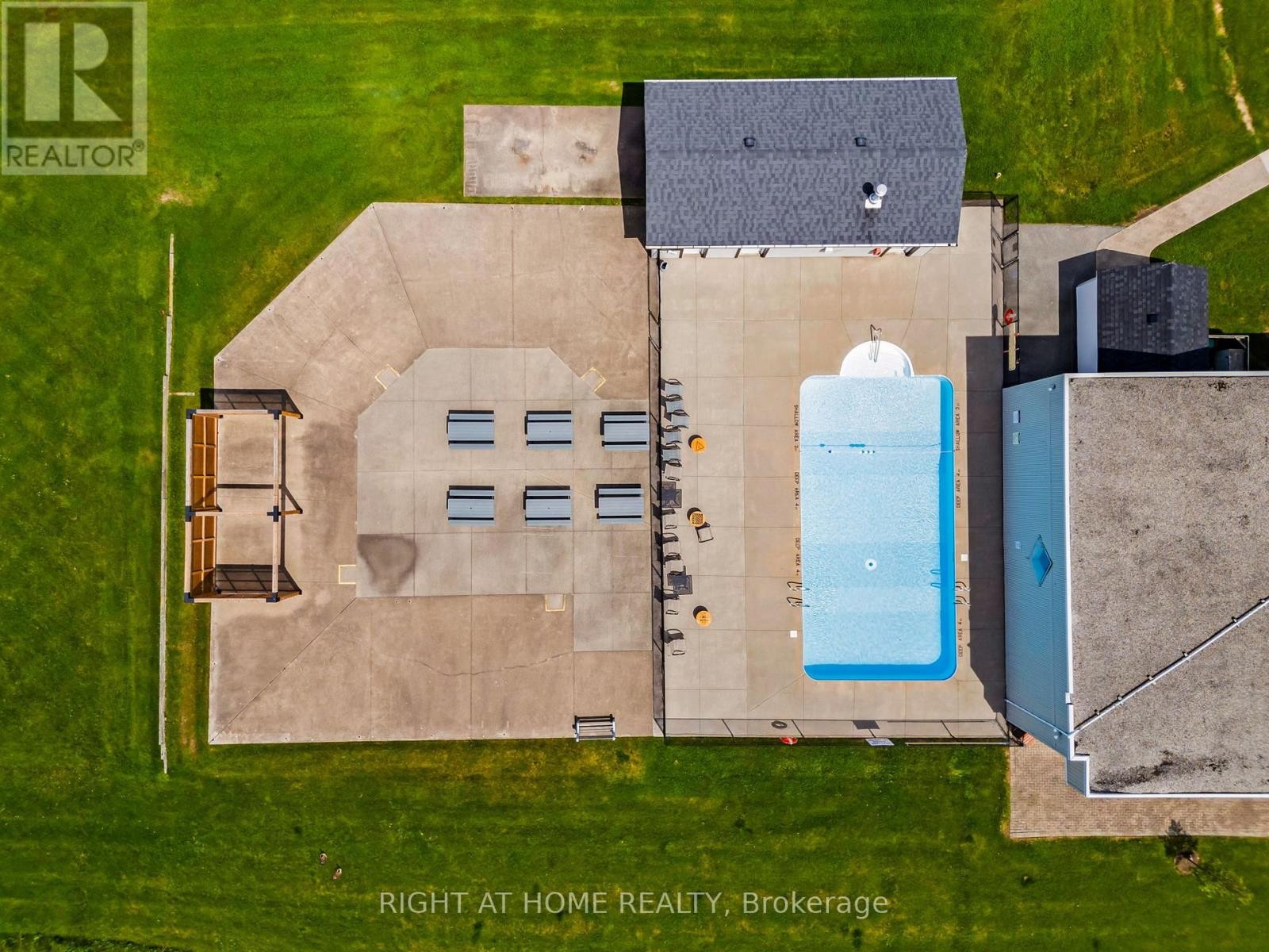 












8 - 3033 TOWNLINE ROAD

,
Fort Erie (Black Creek),




Ontario
L0S1S1

