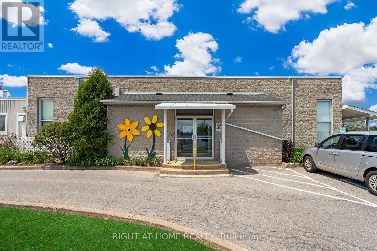 












8 - 3033 TOWNLINE ROAD

,
Fort Erie (Black Creek),




Ontario
L0S1S1


