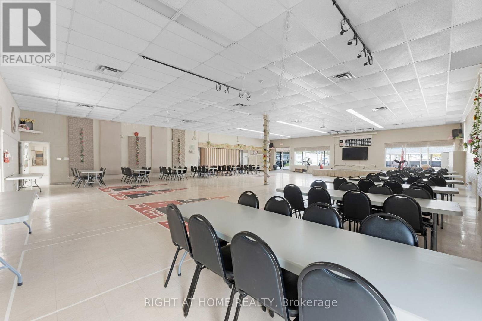 












8 - 3033 TOWNLINE ROAD

,
Fort Erie (Black Creek),




Ontario
L0S1S1

