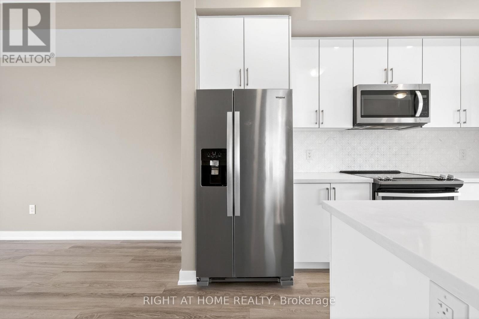 












48 MARKLE CRESCENT

,
Hamilton (Ancaster),




Ontario
L9G0H3

