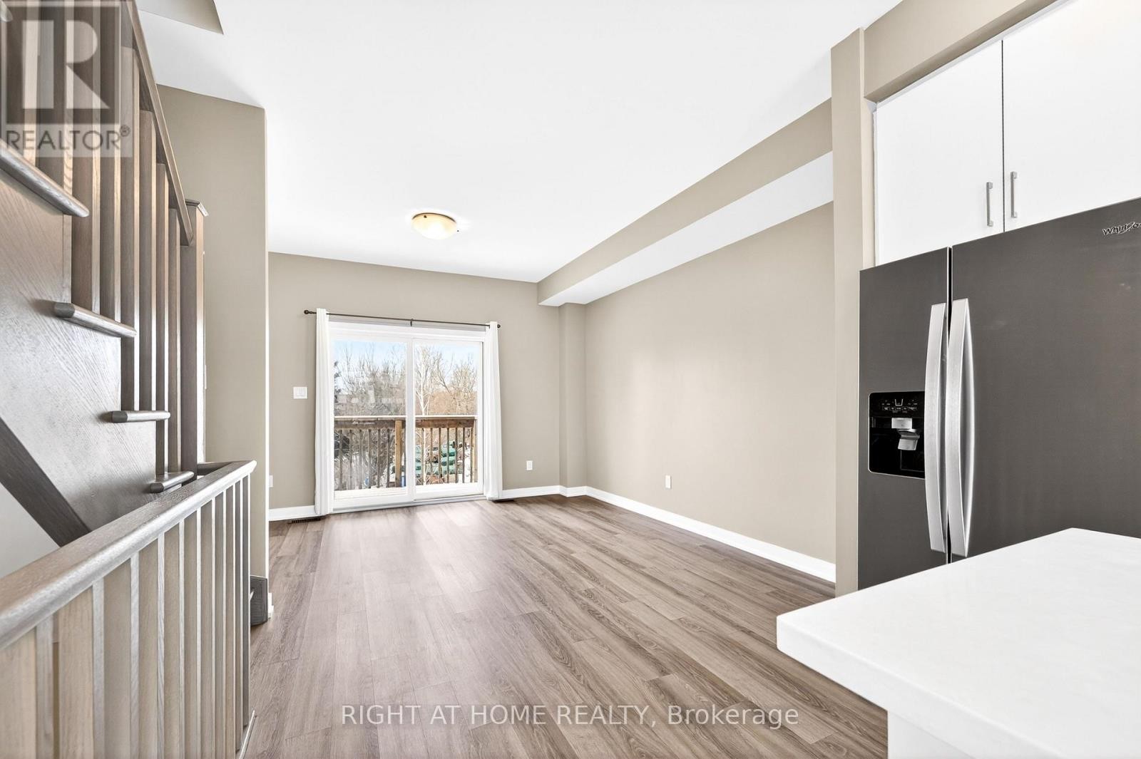 












48 MARKLE CRESCENT

,
Hamilton (Ancaster),




Ontario
L9G0H3

