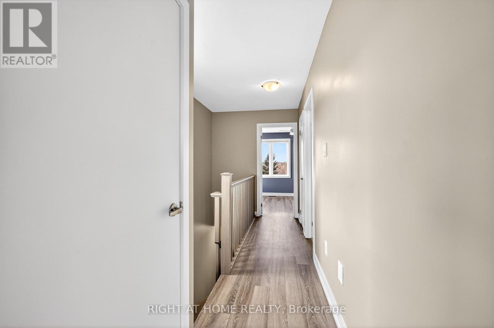 












48 MARKLE CRESCENT

,
Hamilton (Ancaster),




Ontario
L9G0H3

