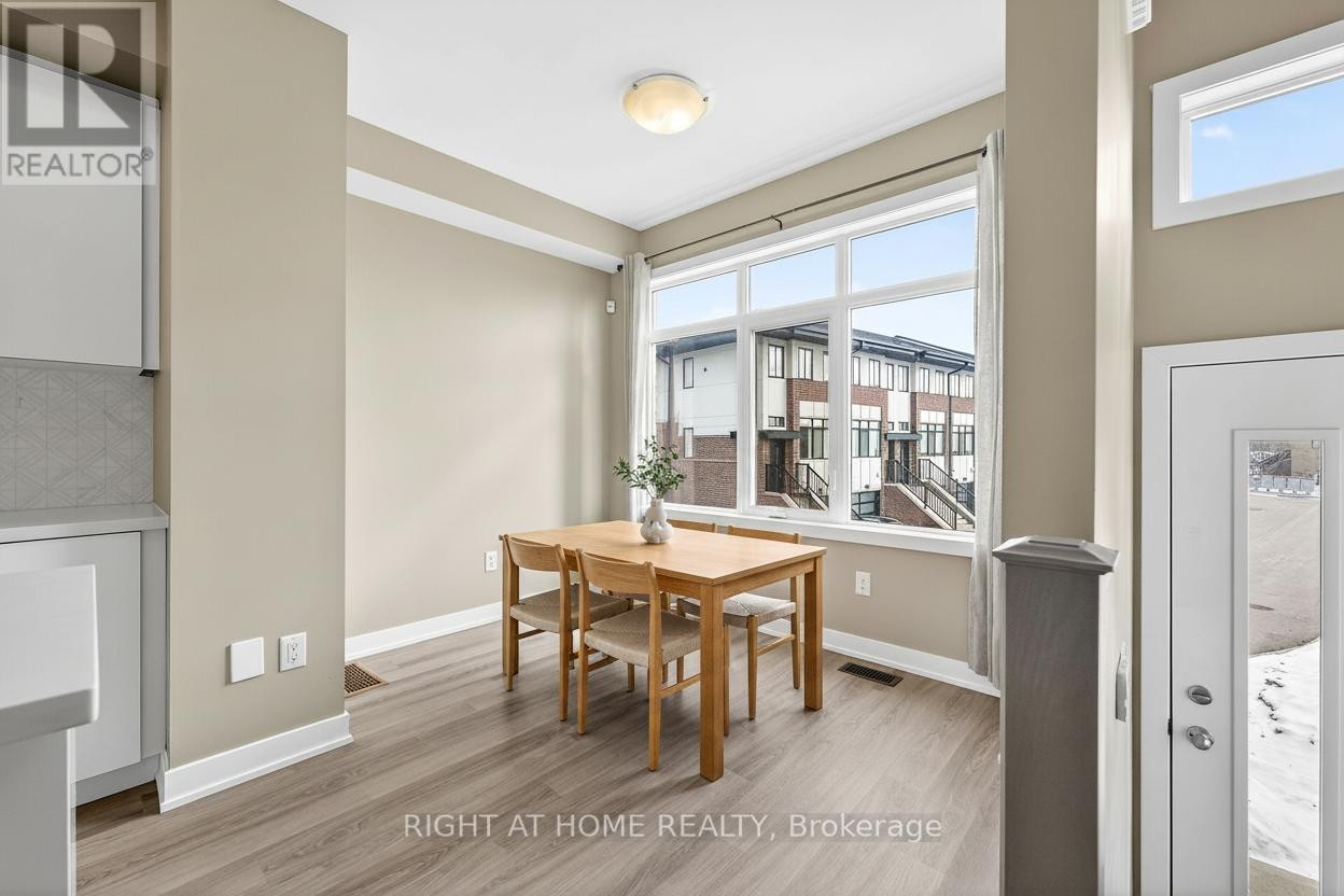 












48 MARKLE CRESCENT

,
Hamilton (Ancaster),




Ontario
L9G0H3

