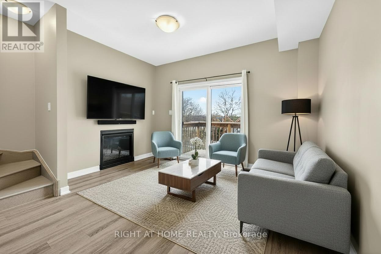 












48 MARKLE CRESCENT

,
Hamilton (Ancaster),




Ontario
L9G0H3

