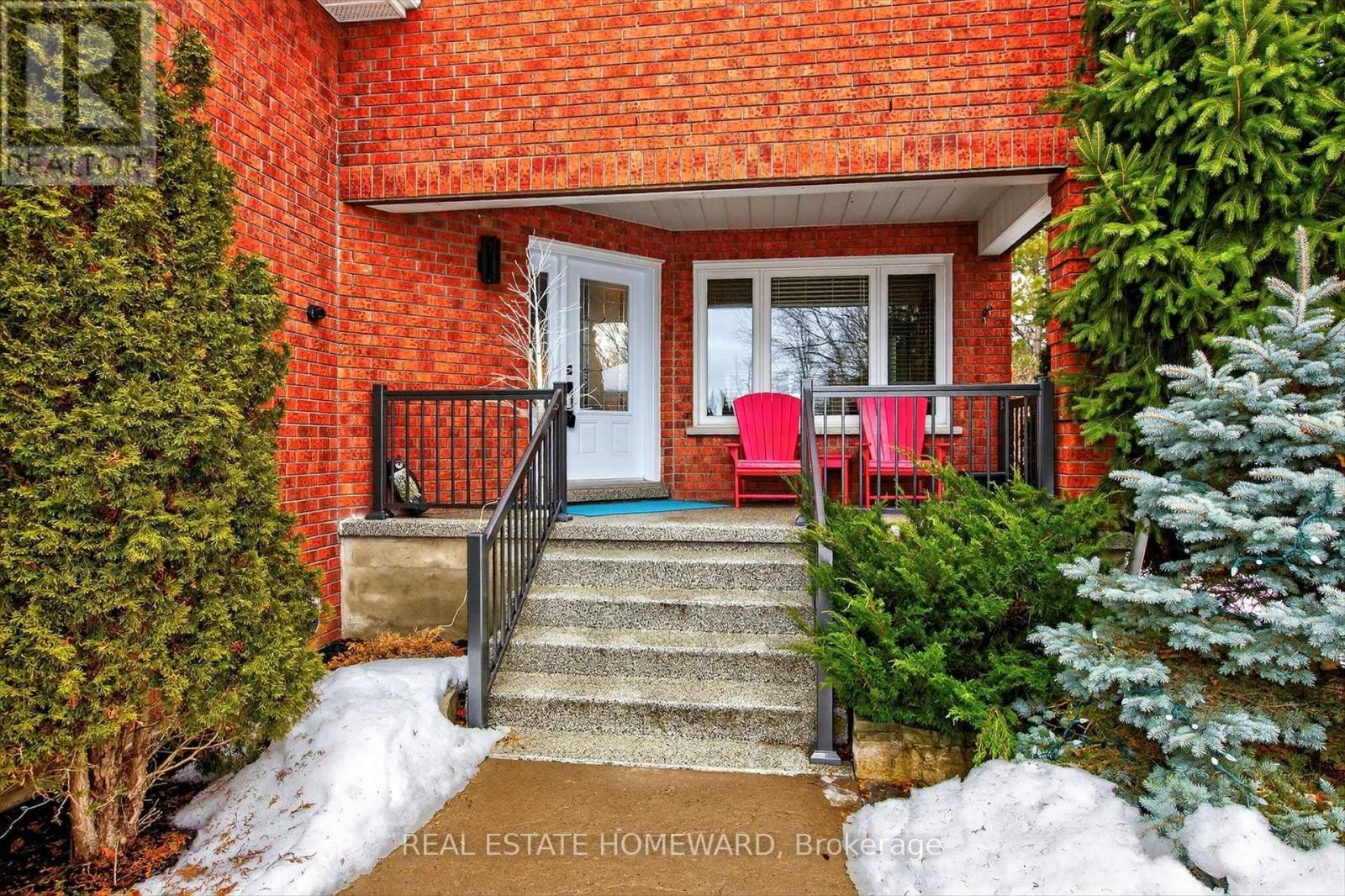 












1530 SCOLLARD CRESCENT

,
Peterborough (Ashburnham Ward 4),




Ontario
K9H7L1

