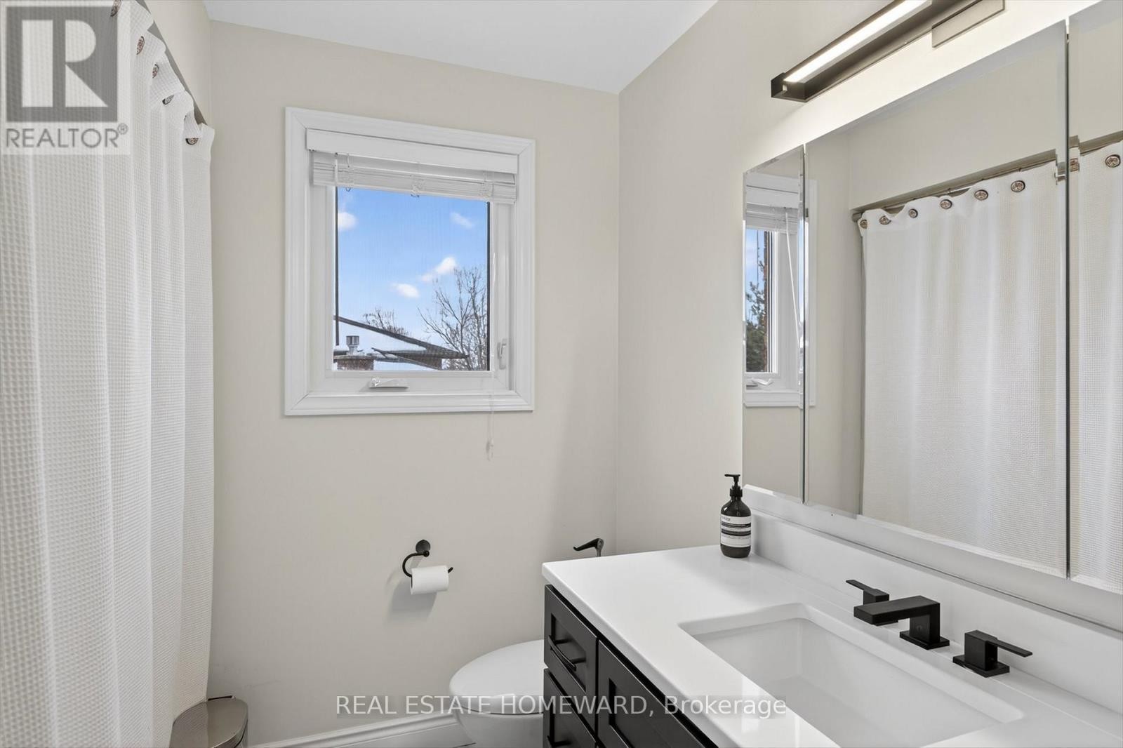 












1530 SCOLLARD CRESCENT

,
Peterborough (Ashburnham Ward 4),




Ontario
K9H7L1

