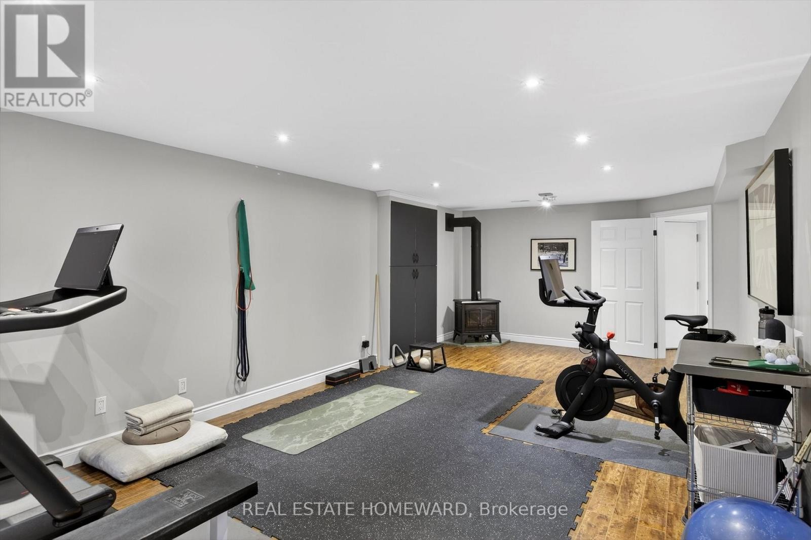 












1530 SCOLLARD CRESCENT

,
Peterborough (Ashburnham Ward 4),




Ontario
K9H7L1

