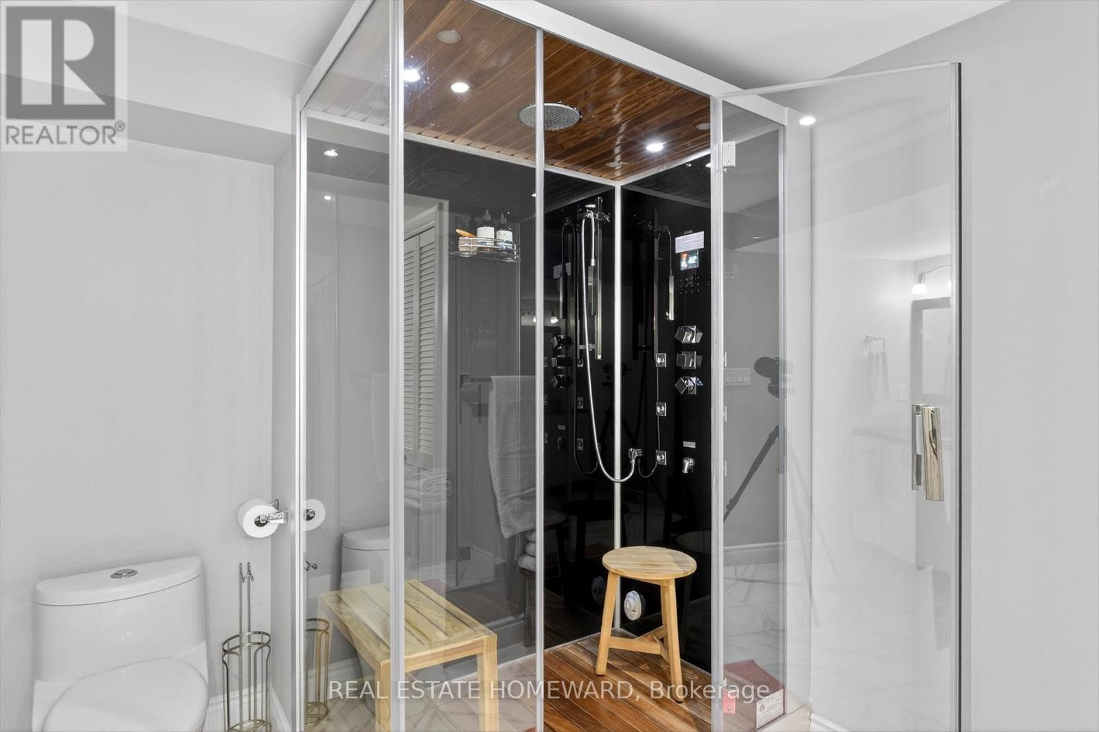 












1530 SCOLLARD CRESCENT

,
Peterborough (Ashburnham Ward 4),




Ontario
K9H7L1

