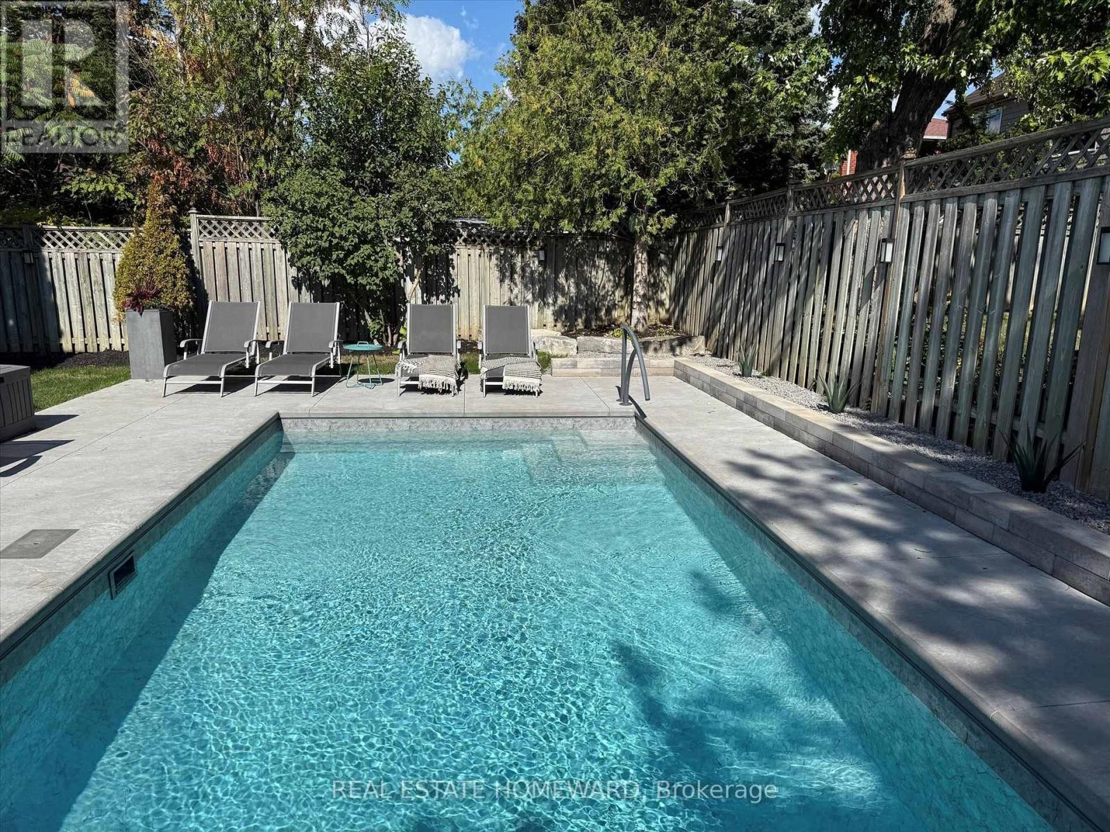 












1530 SCOLLARD CRESCENT

,
Peterborough (Ashburnham Ward 4),




Ontario
K9H7L1

