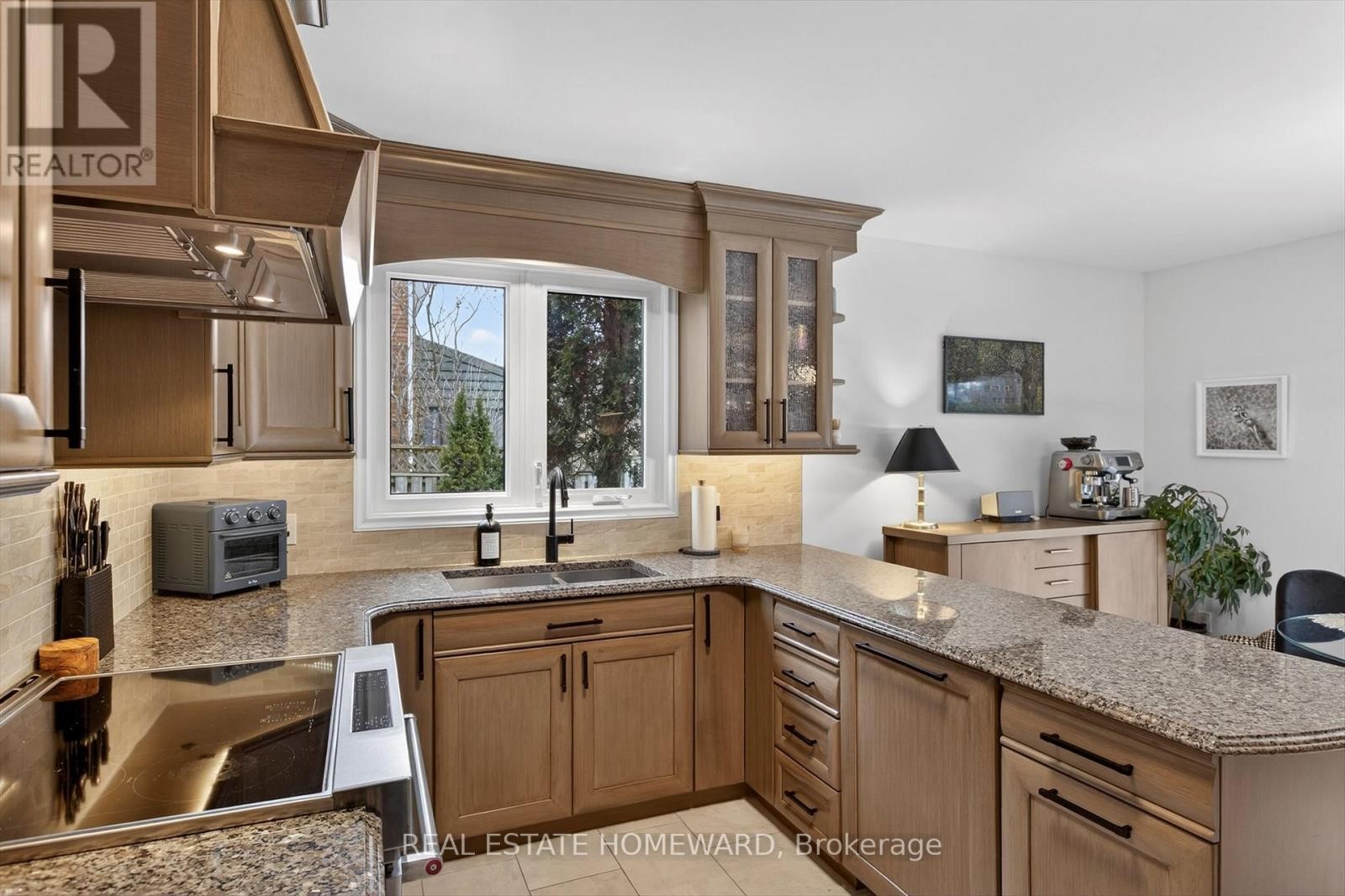 












1530 SCOLLARD CRESCENT

,
Peterborough (Ashburnham Ward 4),




Ontario
K9H7L1

