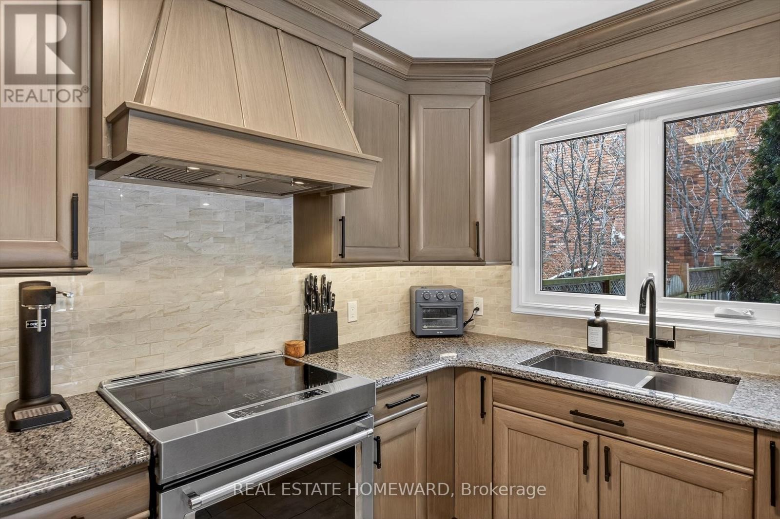 












1530 SCOLLARD CRESCENT

,
Peterborough (Ashburnham Ward 4),




Ontario
K9H7L1

