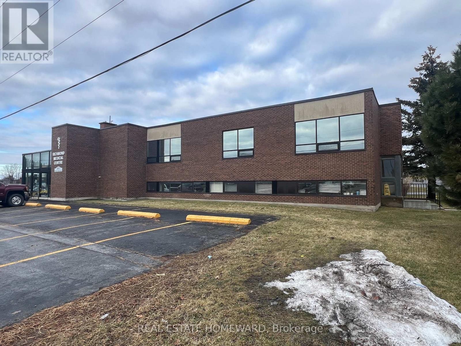 












307-307A BRIDGE STREET W

,
Greater Napanee (Greater Napanee),




Ontario
K7R3L1

