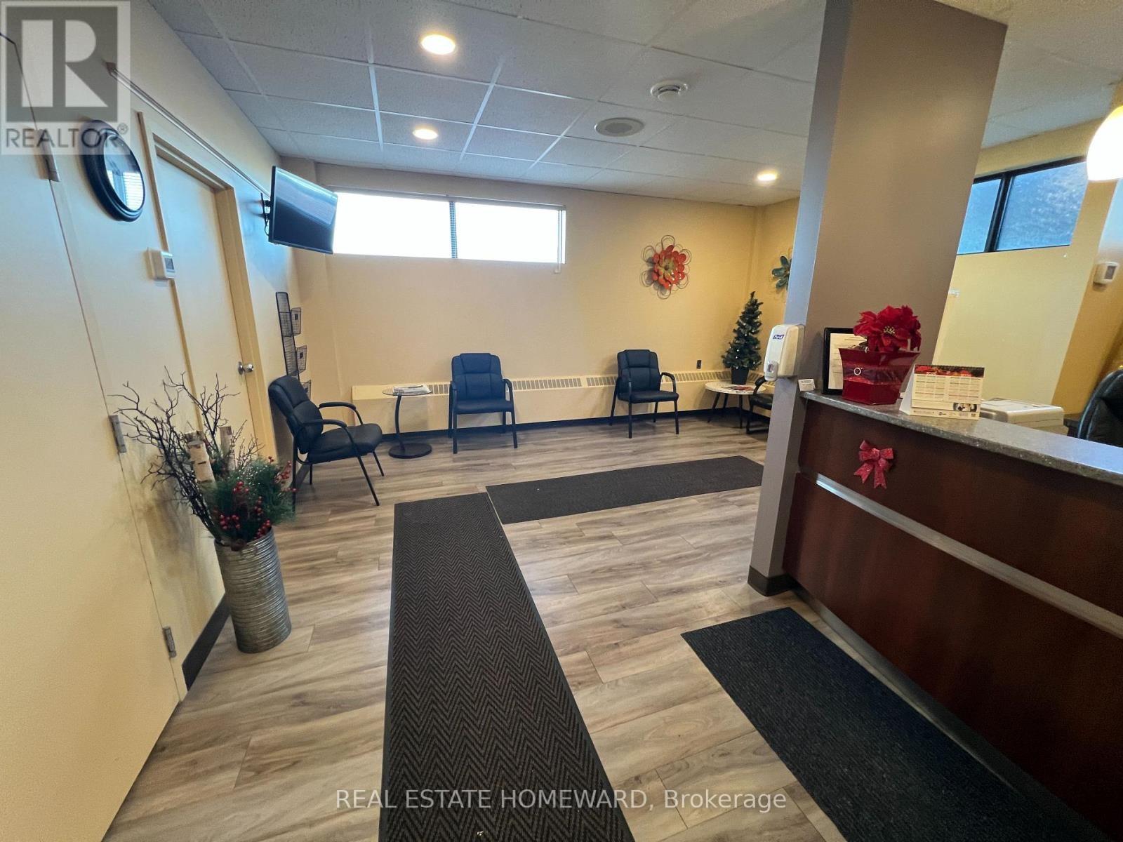 












307-307A BRIDGE STREET W

,
Greater Napanee (Greater Napanee),




Ontario
K7R3L1

