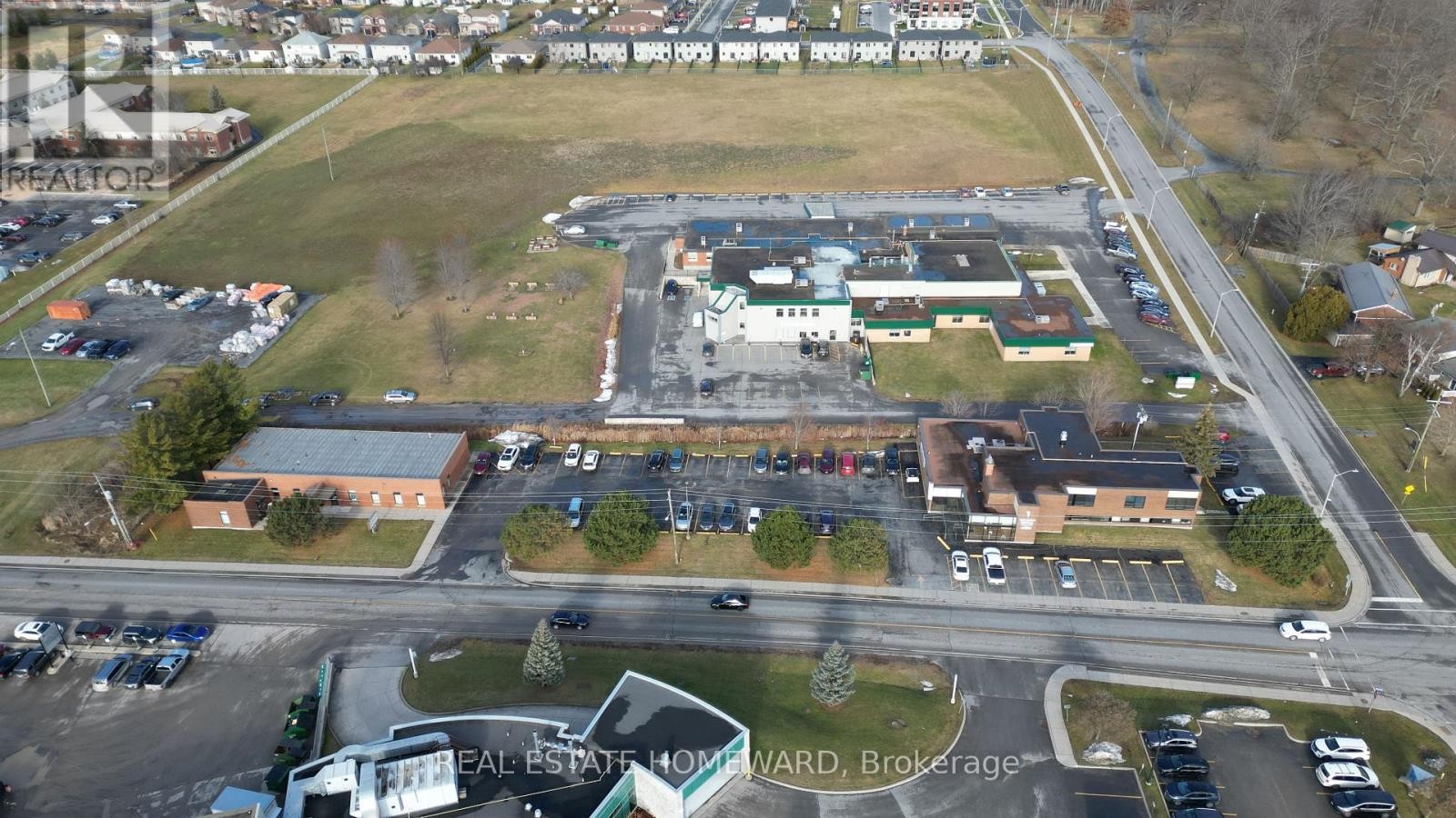 












307-307A BRIDGE STREET W

,
Greater Napanee (Greater Napanee),




Ontario
K7R3L1

