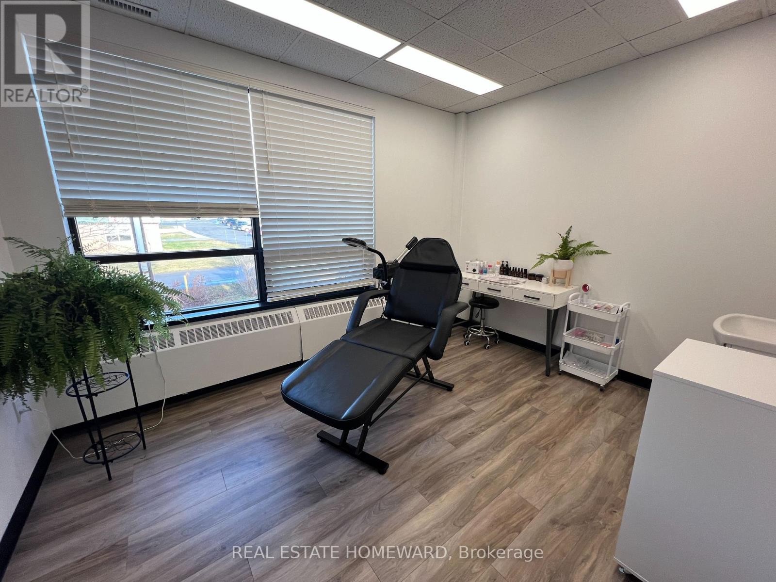 












307-307A BRIDGE STREET W

,
Greater Napanee (Greater Napanee),




Ontario
K7R3L1

