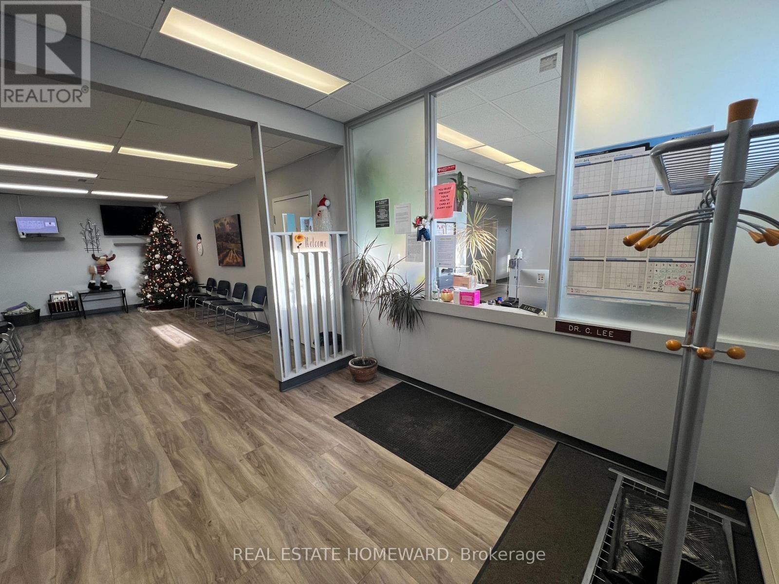 












307-307A BRIDGE STREET W

,
Greater Napanee (Greater Napanee),




Ontario
K7R3L1

