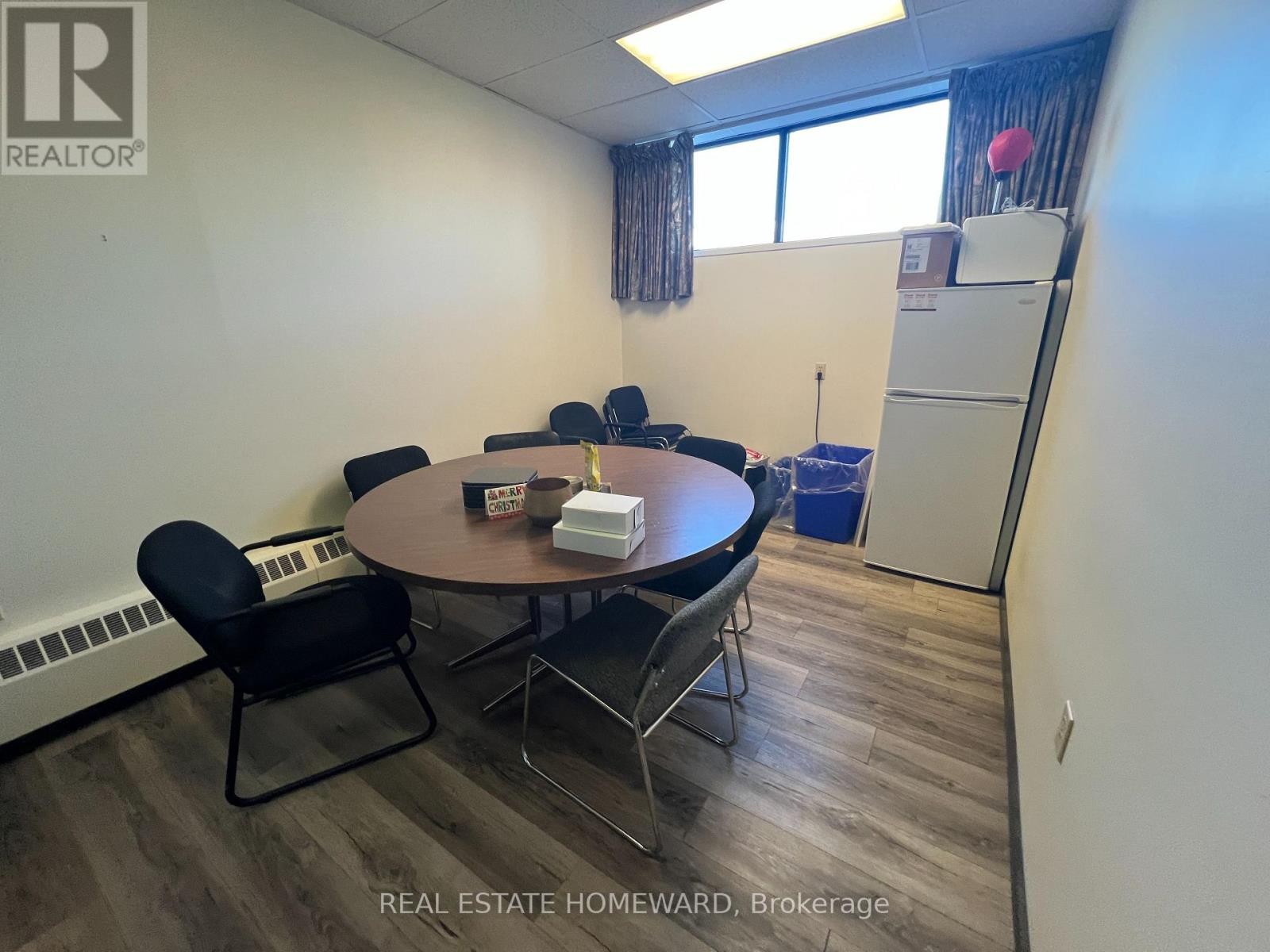 












307-307A BRIDGE STREET W

,
Greater Napanee (Greater Napanee),




Ontario
K7R3L1

