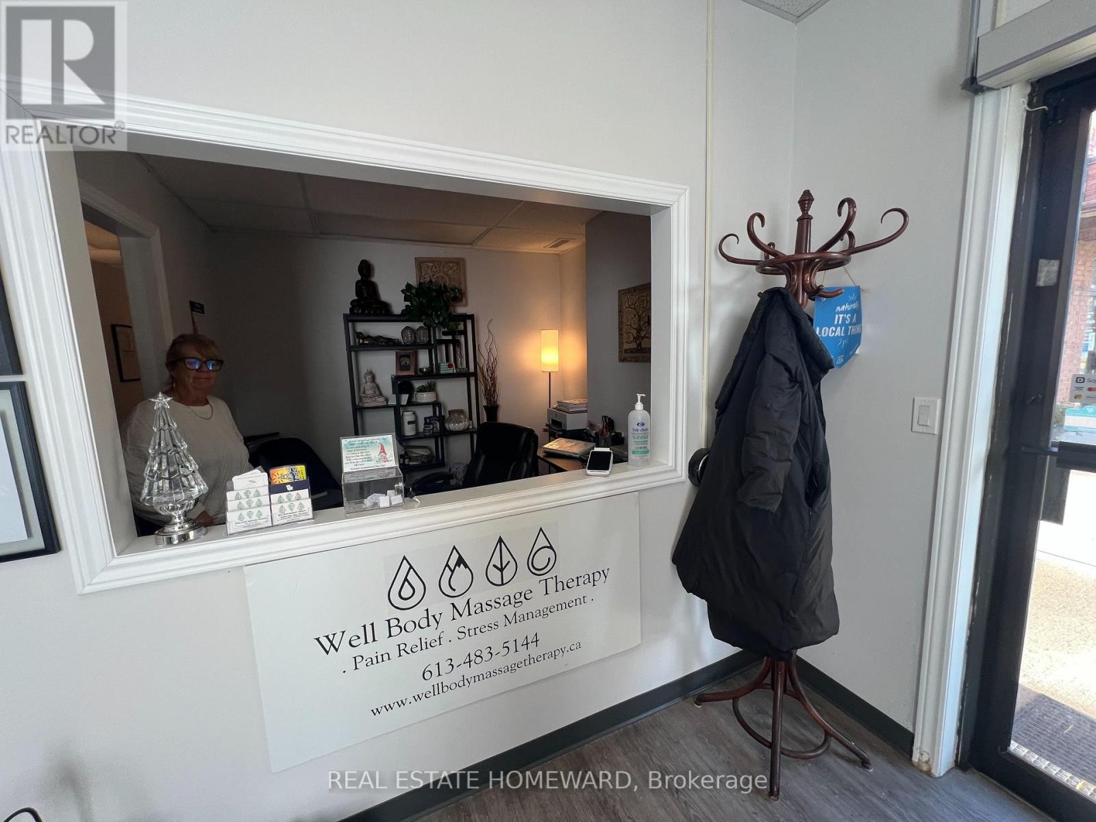 












307-307A BRIDGE STREET W

,
Greater Napanee (Greater Napanee),




Ontario
K7R3L1

