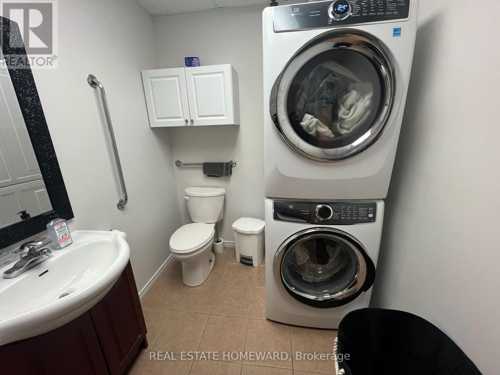 












307-307A BRIDGE STREET W

,
Greater Napanee (Greater Napanee),




Ontario
K7R3L1

