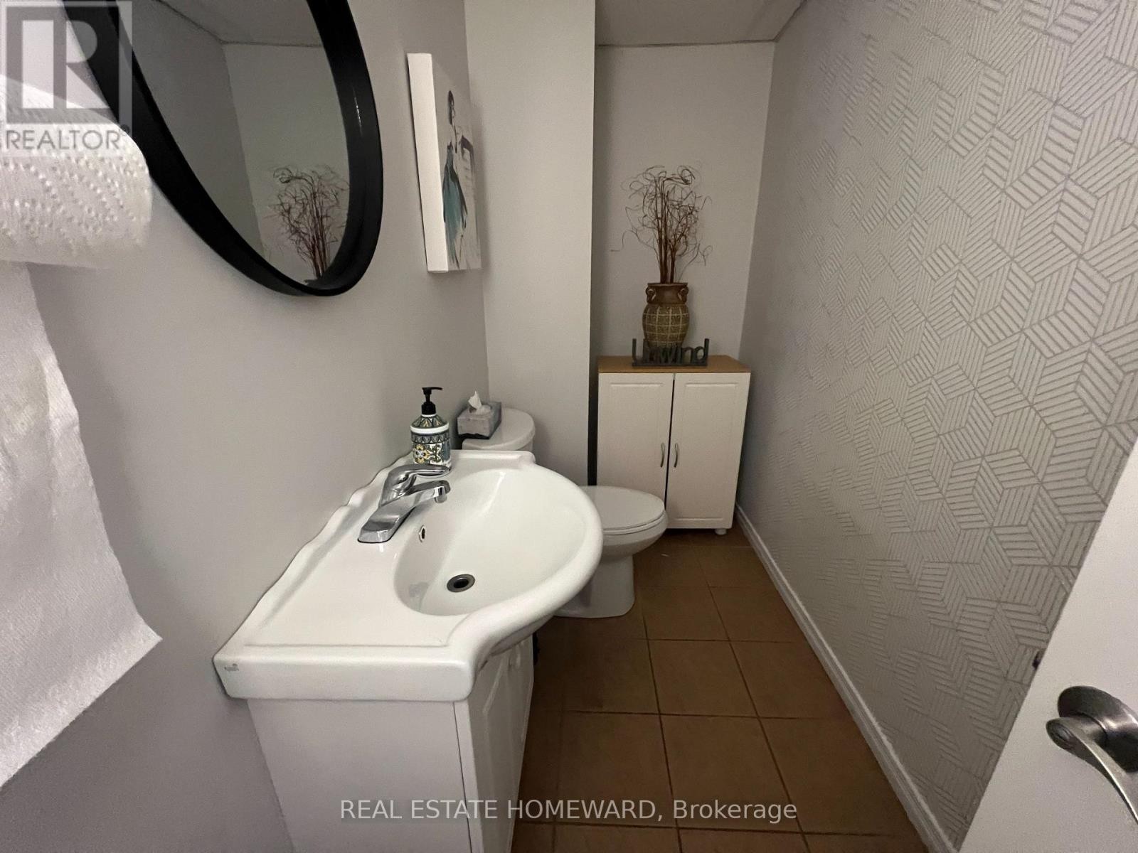 












307-307A BRIDGE STREET W

,
Greater Napanee (Greater Napanee),




Ontario
K7R3L1

