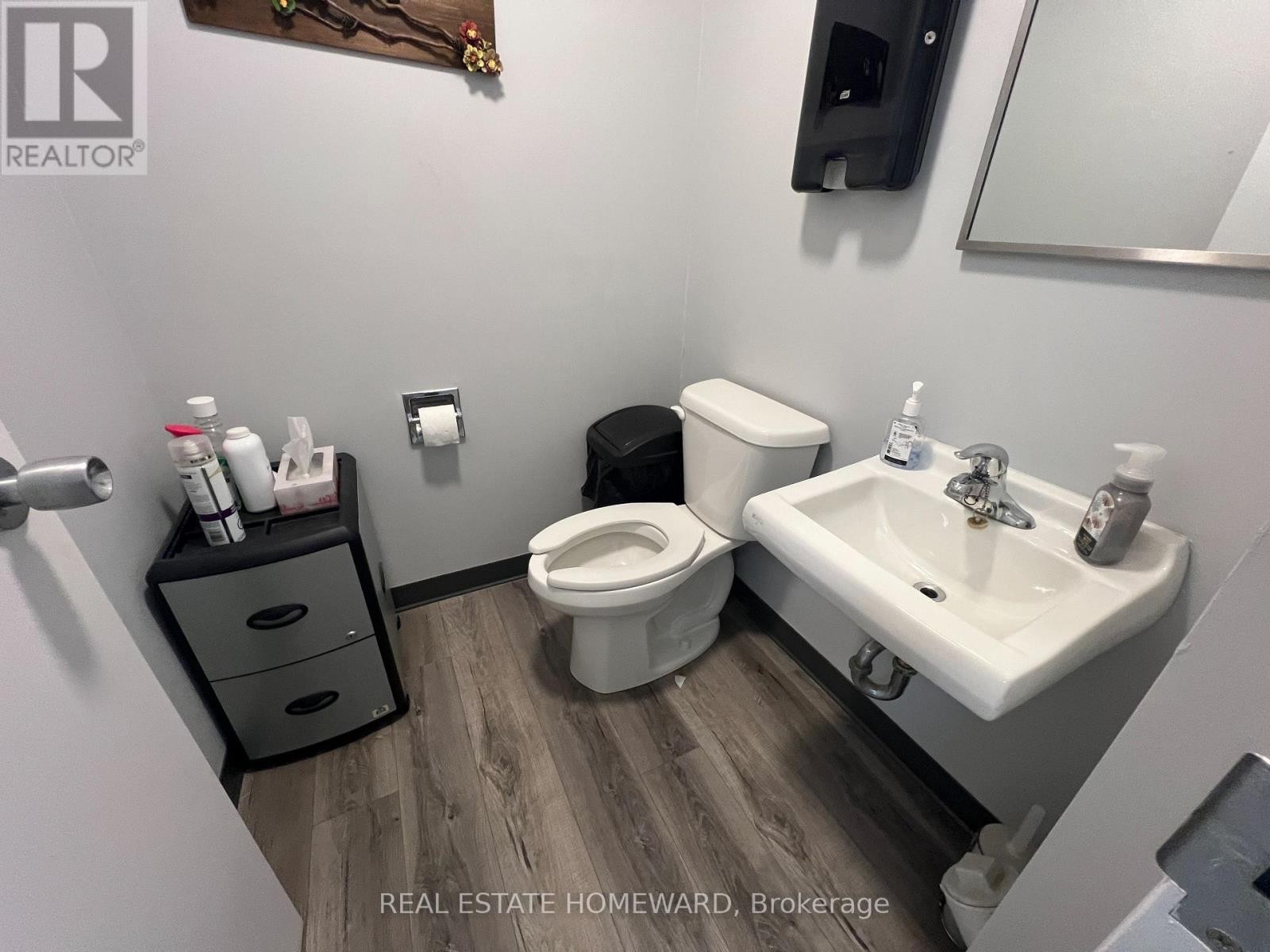 












307-307A BRIDGE STREET W

,
Greater Napanee (Greater Napanee),




Ontario
K7R3L1

