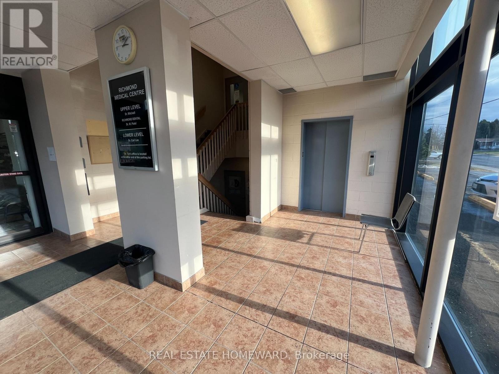 












307-307A BRIDGE STREET W

,
Greater Napanee (Greater Napanee),




Ontario
K7R3L1

